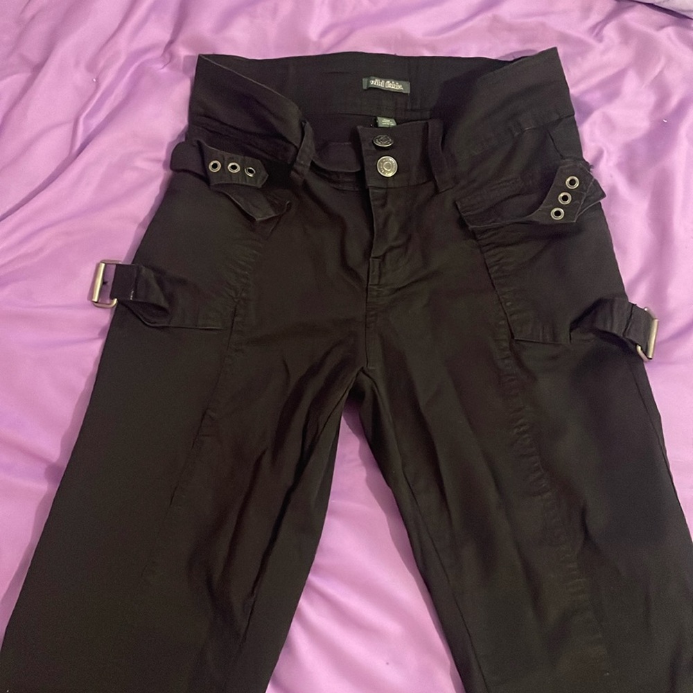 Selling semi new pants, only wore once because they’re too small for me…